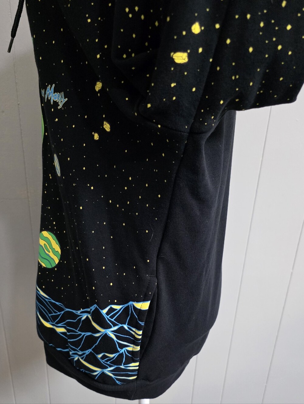 Rick And Morty Unisex Portal Space Scene Black Hoodie Size L - Picture 7 of 13